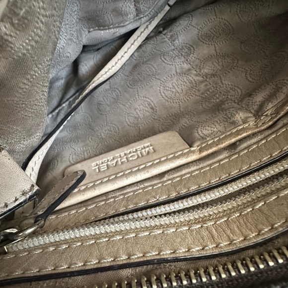 Michael Kors Jet Set Travel Logo Messenger Leather Bag - Picture 9 of 14